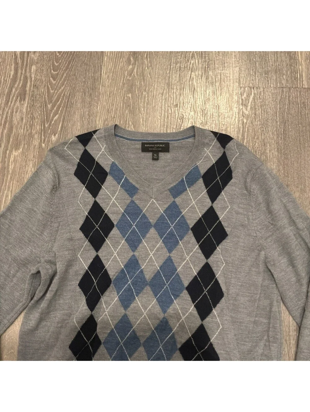 Banana Republic Extra Fine Merino Wool Sweater Men’s XL Gray Argyle V Neck